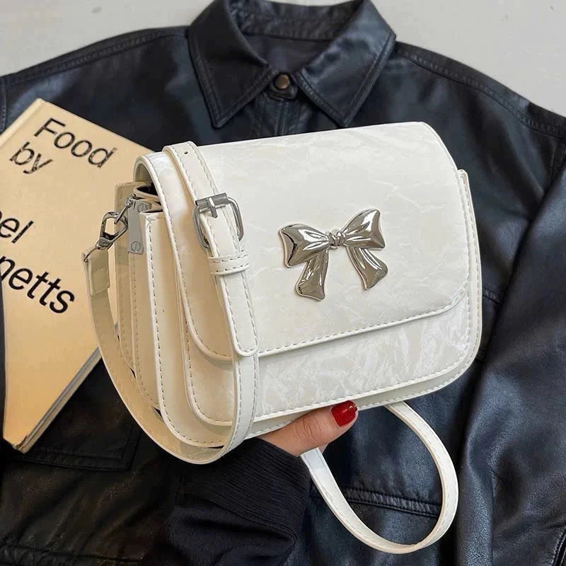 Túi Xách Nữ Đeo Chéo Dáng Bầu Da Nhung Siêu Xinh